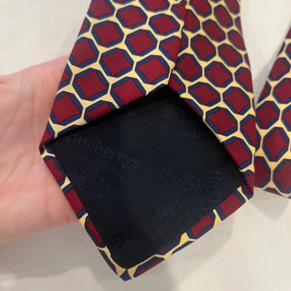 Burberry 100% silk tie - Picture 4 of 4